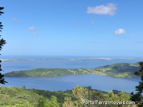 Terreno rural com natureza exuberante com vista a lagoa e mar